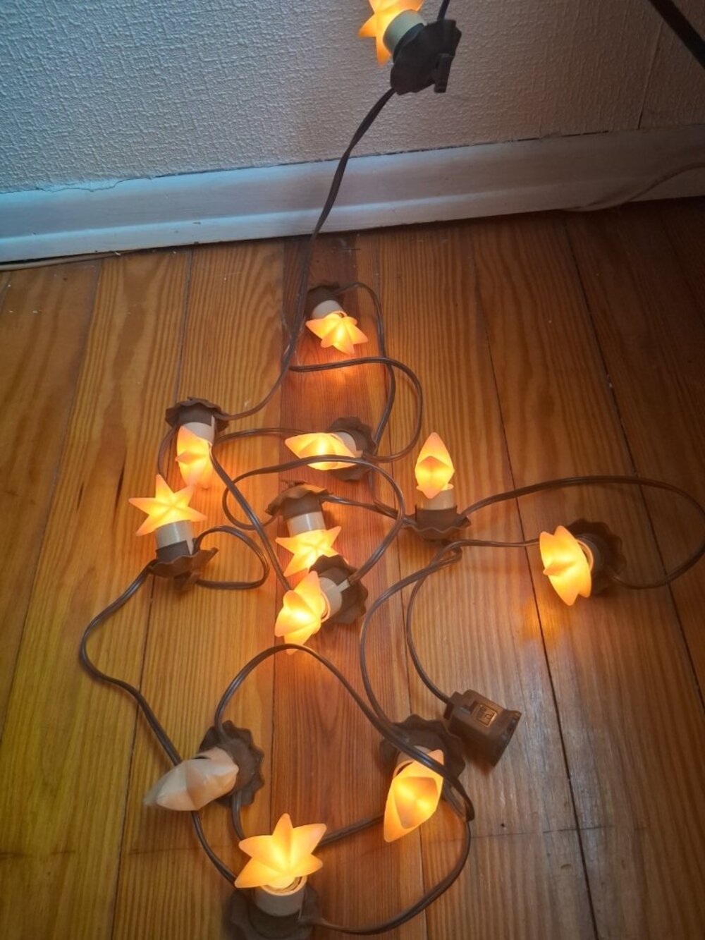 Vintage Silicone Star String Lights Metal Base with Clips One Bulb Not Working